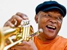 Hugh Masekela — foto © Sarah Lee (The Guardian)